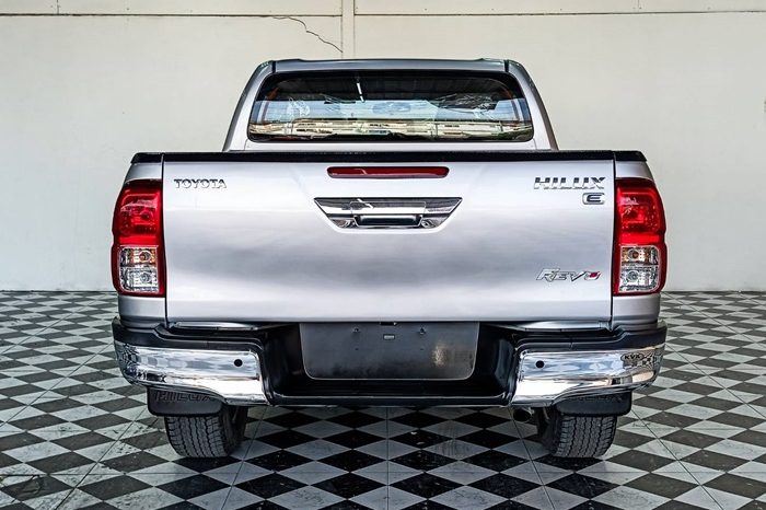 REVO PRE 2018 2.4E AT DOUBLE CAB SILVER  4916 full