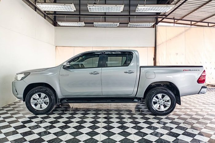 REVO PRE 2018 2.4E AT DOUBLE CAB SILVER  4916 full