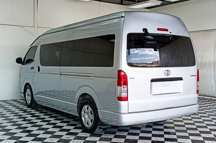 TOYOTA 2WD 2017 3.0 AT COMMUTER SILVER  7292 full