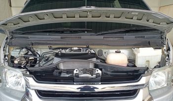 TOYOTA 2WD 2018 3.0 MT COMMUTER SILVER 7159 full