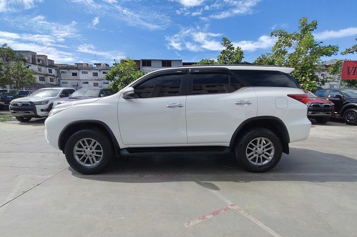 TOYOTA 2WD 2018 2.7V AT FORTUNER WHITE  6321 full