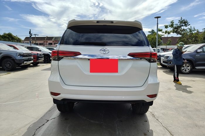 TOYOTA 2WD 2018 2.7V AT FORTUNER WHITE  6321 full