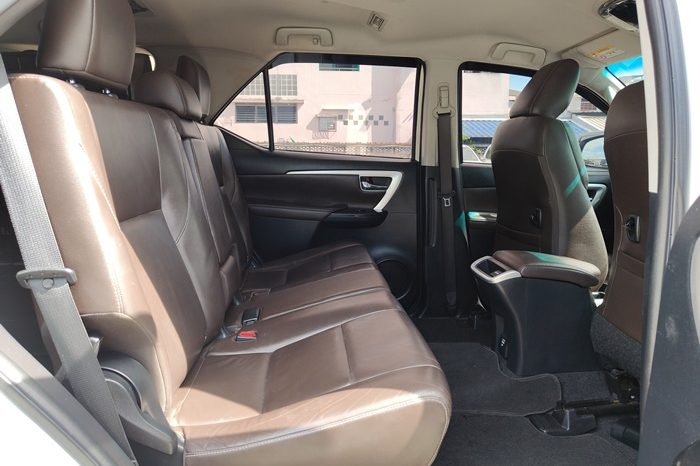 TOYOTA 2WD 2018 2.7V AT FORTUNER WHITE  6321 full