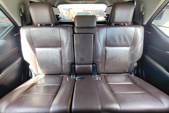 TOYOTA 2WD 2018 2.7V AT FORTUNER WHITE  6321 full