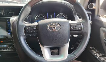 TOYOTA 2WD 2018 2.7V AT FORTUNER WHITE  6321 full