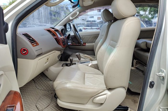 TOYOTA 4WD 2007 2.7V AT FORTUNER SILVER  404 full