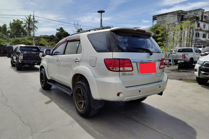 TOYOTA 4WD 2007 2.7V AT FORTUNER SILVER  404 full