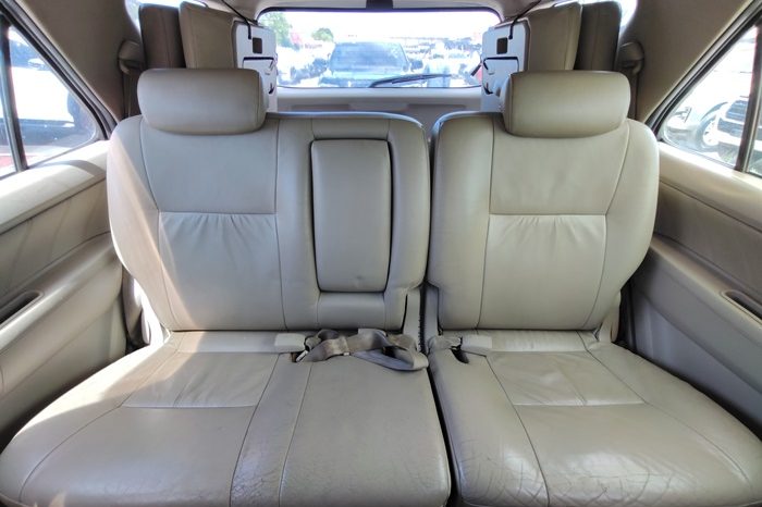 TOYOTA 4WD 2007 2.7V AT FORTUNER SILVER  404 full