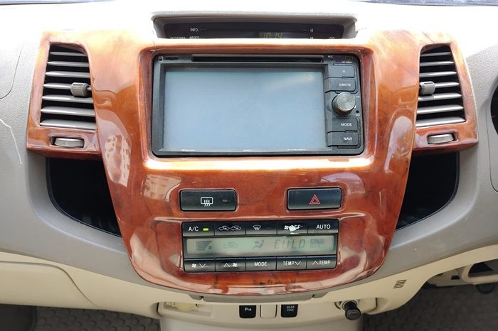 TOYOTA 4WD 2007 2.7V AT FORTUNER SILVER  404 full