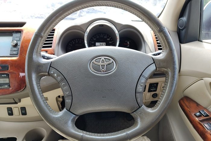 TOYOTA 4WD 2007 2.7V AT FORTUNER SILVER  404 full
