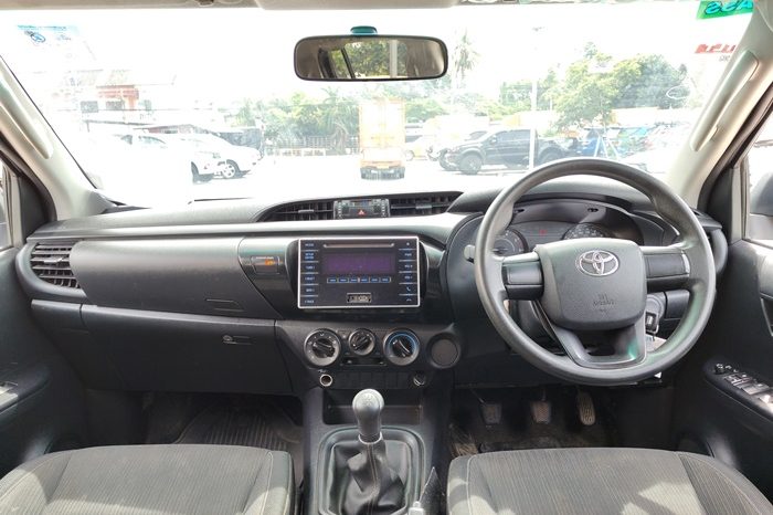 REVO PRE 2019 2.4J MT DOUBLE CAB SILVER  1743 full