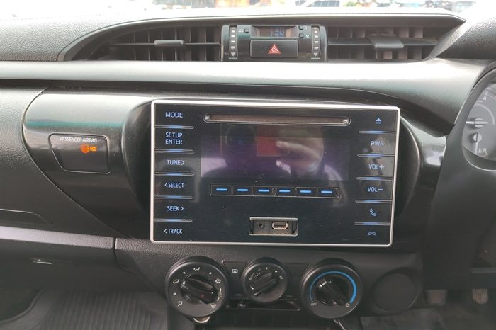 REVO PRE 2019 2.4J MT DOUBLE CAB SILVER  1743 full