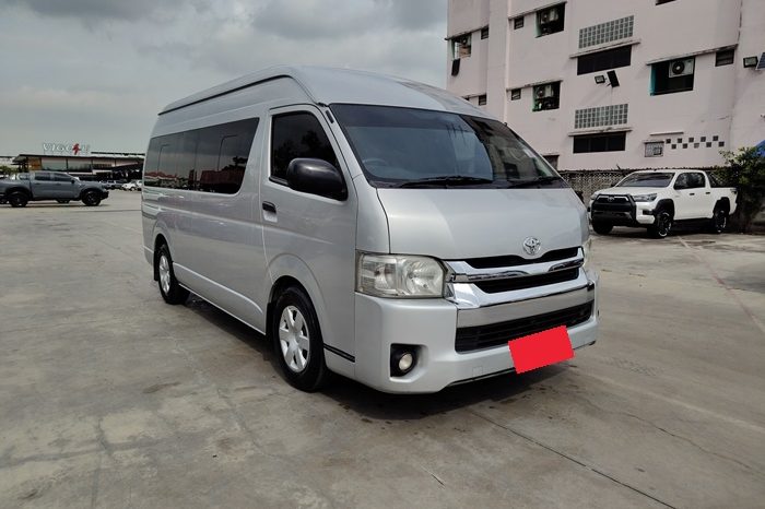 TOYOTA 2WD 201 3.0 MT COMMUTER SILVER 715 full