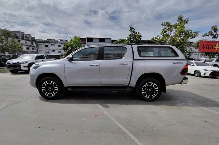 REVO PRE 2021 2.4E AT DOUBLE CAB SILVER  9760 full