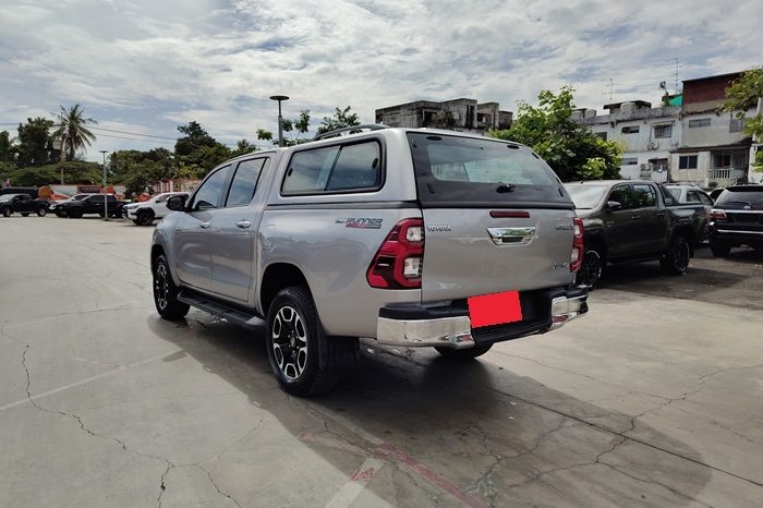 REVO PRE 2021 2.4E AT DOUBLE CAB SILVER  9760 full