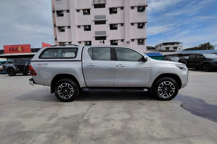 REVO PRE 2021 2.4E AT DOUBLE CAB SILVER  9760 full