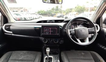 REVO PRE 2021 2.4E AT DOUBLE CAB SILVER  9760 full