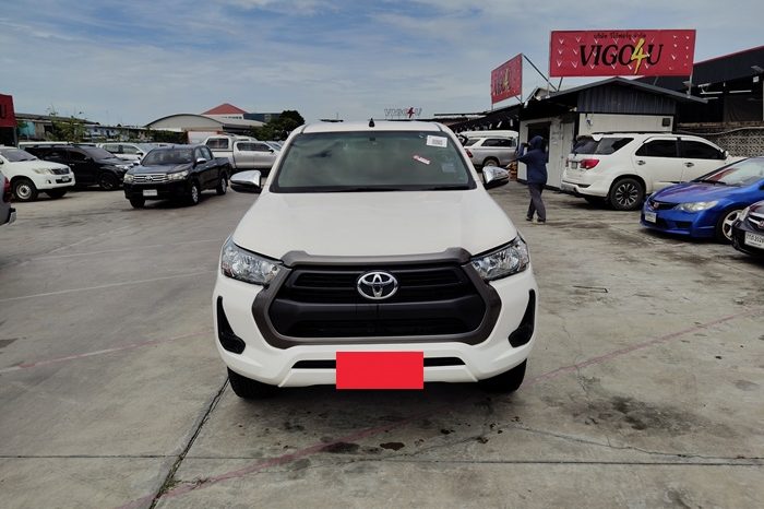 REVO PRE 2021 2.4E AT DOUBLE CAB WHITE  1768 full