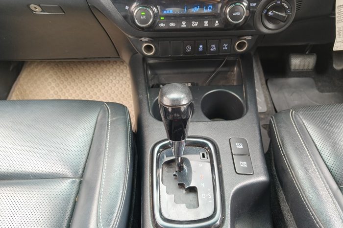 ROCCO 4WD 2020 2.8G AT DOUBLE CAB WHITE  7463 full