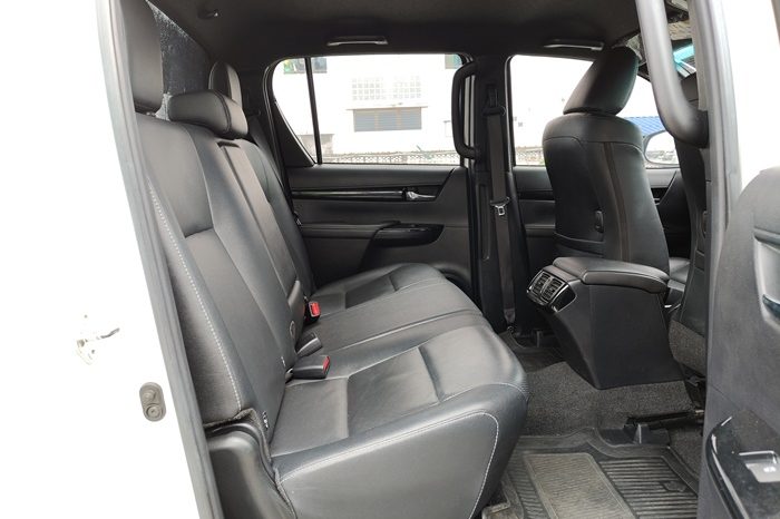 ROCCO 4WD 2020 2.8G AT DOUBLE CAB WHITE  6186 full