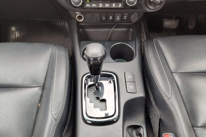 ROCCO 4WD 2020 2.8G AT DOUBLE CAB WHITE  6186 full