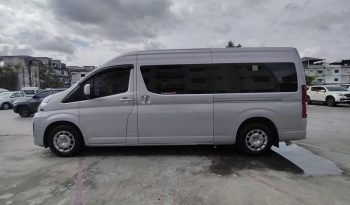 TOYOTA 2020 2WD 2.8 MT COMMUTER SILVER  2041 full