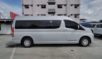 TOYOTA 2020 2WD 2.8 MT COMMUTER SILVER  2041 full