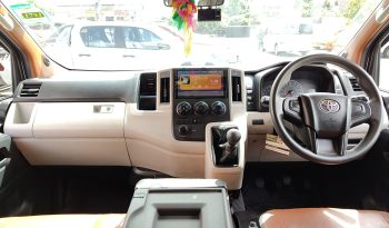 TOYOTA 2020 2WD 2.8 MT COMMUTER SILVER  2041 full