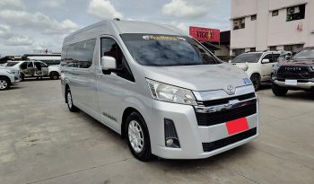 TOYOTA 2020 2WD 2.8 MT COMMUTER SILVER  2043 full