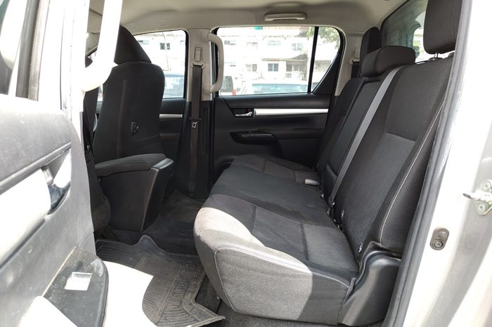 REVO PRE 2020 2.4E AT DOUBLE CAB SILVER  7582 full