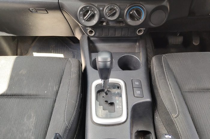 REVO PRE 2020 2.4E AT DOUBLE CAB SILVER  7582 full