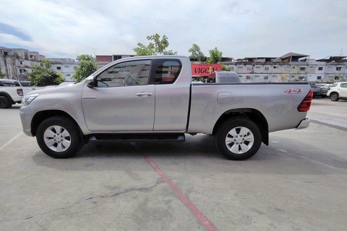 REVO 4WD 2020 2.4E MT SMART CAB SILVER  5487 full