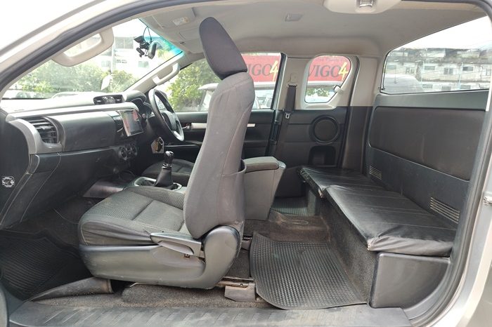 REVO 4WD 2020 2.4E MT SMART CAB SILVER  5487 full