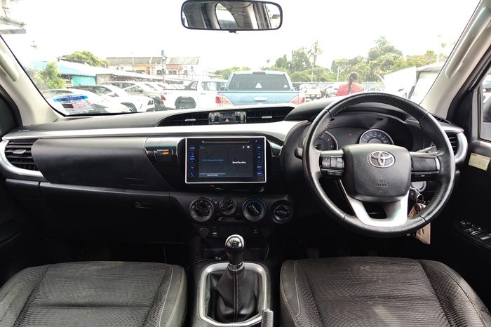 REVO 4WD 2020 2.4E MT SMART CAB SILVER  5487 full