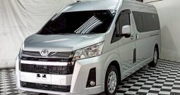 TOYOTA 2020 2WD 2.8 MT COMMUTER SILVER  2042