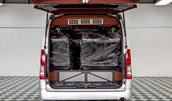 TOYOTA 2020 2WD 2.8 MT COMMUTER SILVER  2042 full