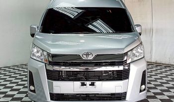 TOYOTA 2020 2WD 2.8 MT COMMUTER SILVER  2042 full