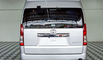 TOYOTA 2020 2WD 2.8 MT COMMUTER SILVER  2044 full