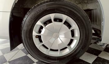 TOYOTA 2020 2WD 2.8 MT COMMUTER SILVER  2044 full