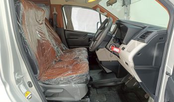 TOYOTA 2020 2WD 2.8 MT COMMUTER SILVER  2044 full