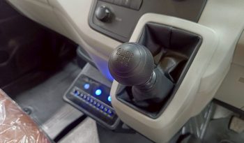 TOYOTA 2020 2WD 2.8 MT COMMUTER SILVER  2044 full