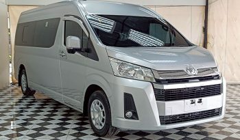 TOYOTA 2020 2WD 2.8 MT COMMUTER SILVER  2044 full