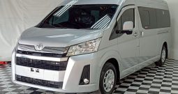 TOYOTA 2020 2WD 2.8 MT COMMUTER SILVER  2044