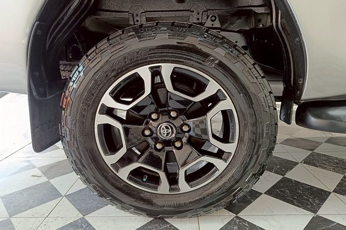REVO 4WD 2021 2.4E MT DOUBLE CAB SILVER  2063 full