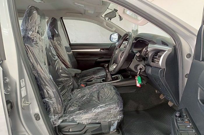 REVO 4WD 2021 2.4E MT DOUBLE CAB SILVER  2063 full