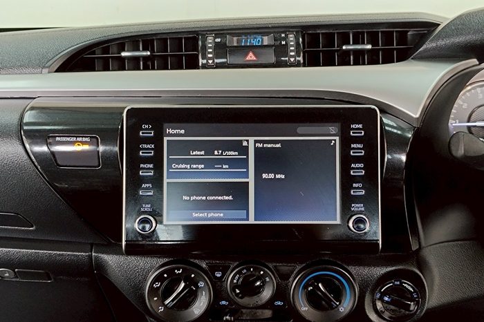 REVO 4WD 2021 2.4E MT DOUBLE CAB SILVER  2063 full