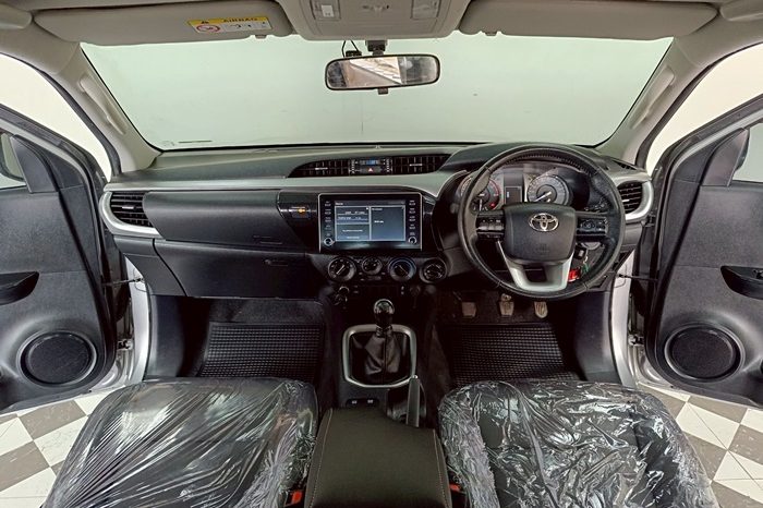 REVO 4WD 2021 2.4E MT DOUBLE CAB SILVER  2063 full