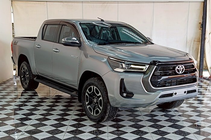 REVO 4WD 2021 2.4E MT DOUBLE CAB SILVER  2063 full