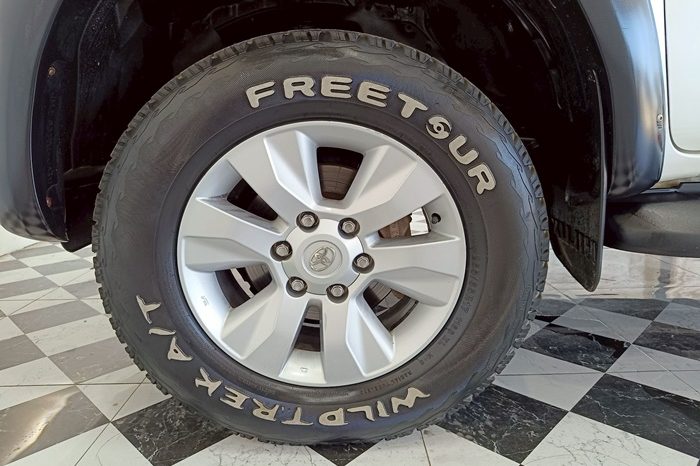 REVO 4WD 2018 2.8G AT DOUBLE CAB WHITE  3437 full