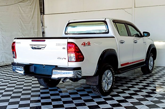 REVO 4WD 2018 2.8G AT DOUBLE CAB WHITE  3437 full